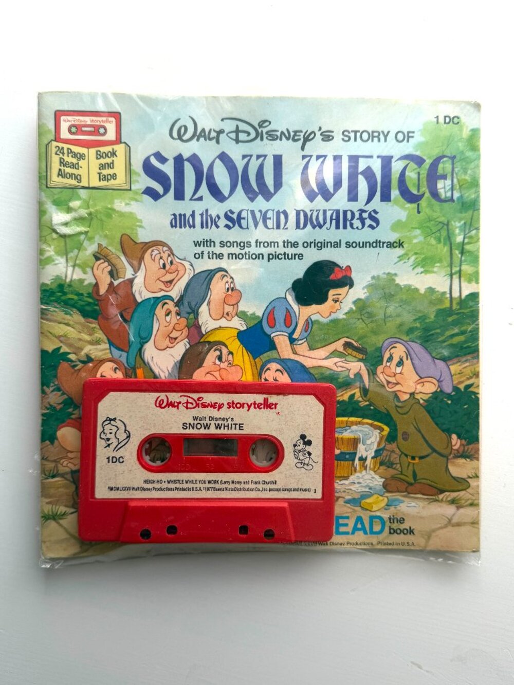 Vintage 1977 Disney "Read Along" Book & Cassette Tape Set - Snow White